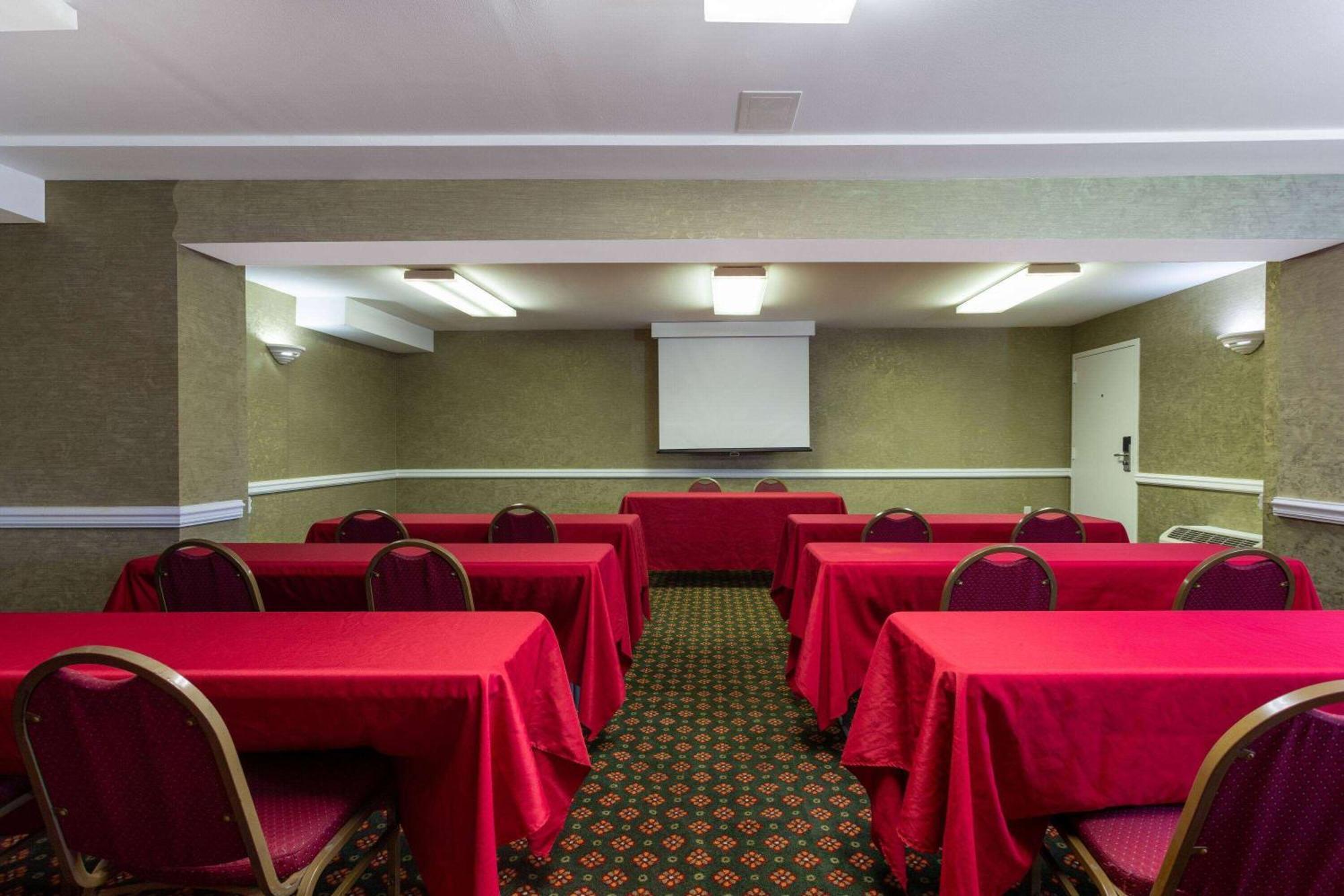 Ramada By Wyndham Altamonte Springs Near I-4 Hotell Eksteriør bilde