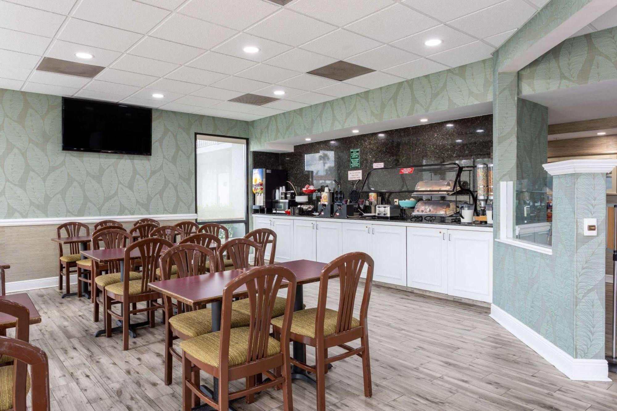Ramada By Wyndham Altamonte Springs Near I-4 Hotell Eksteriør bilde