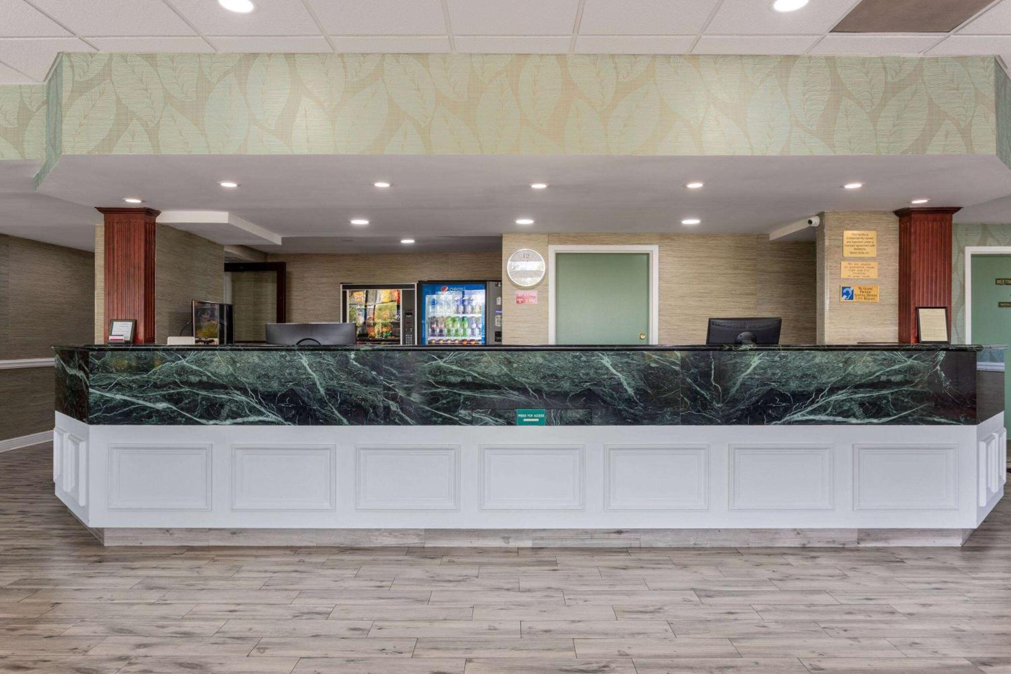 Ramada By Wyndham Altamonte Springs Near I-4 Hotell Eksteriør bilde